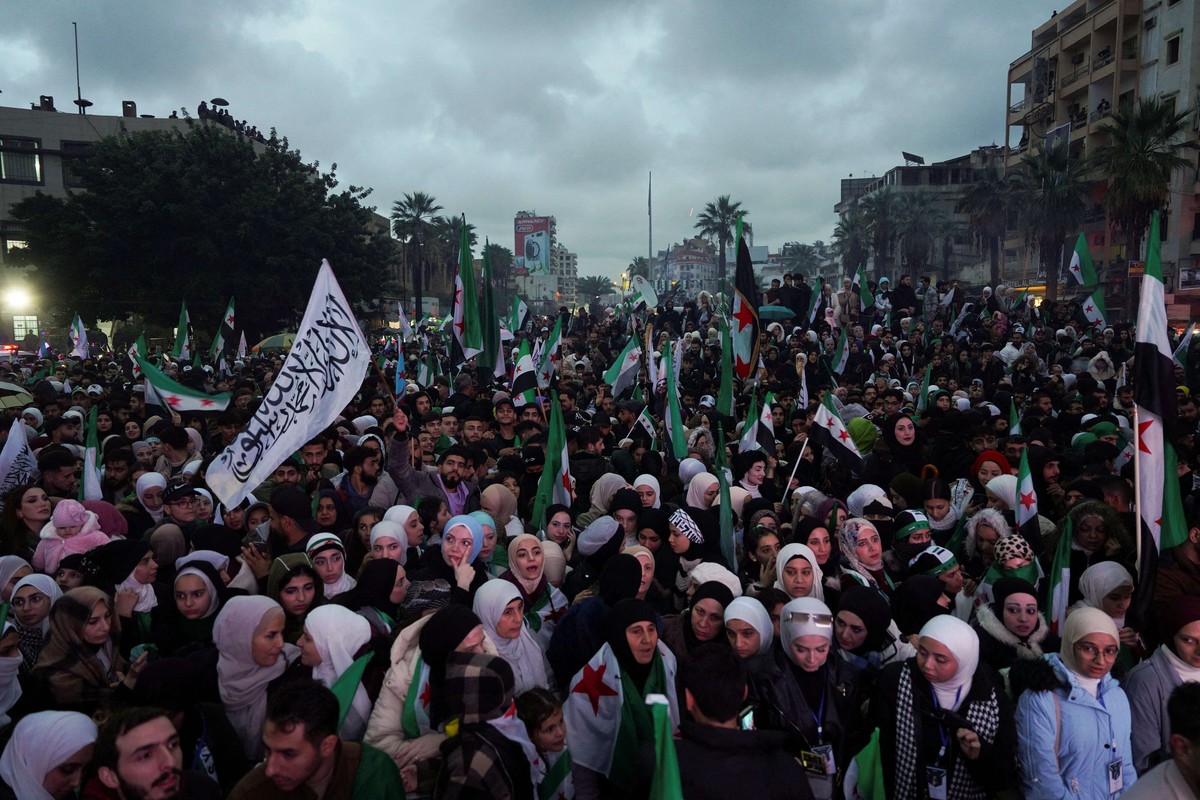 ينبغي أن تصبح ذكرى "التحرير" فرصة لمراجعة نقدية لمسار الأزمة السورية