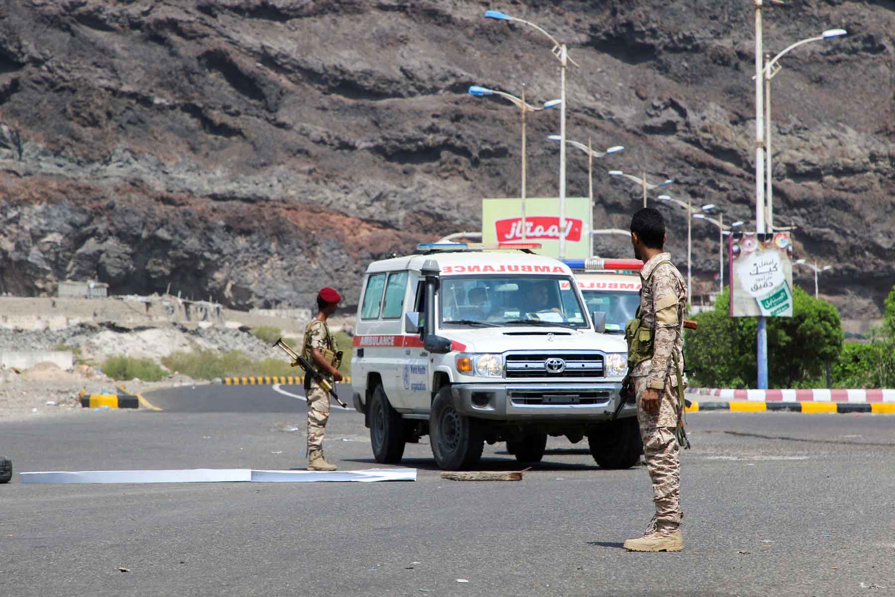 Members of the separatist Southern Transitional Council (STC) man a checkpoint in Aden, Yemen, October 2, 2021. 