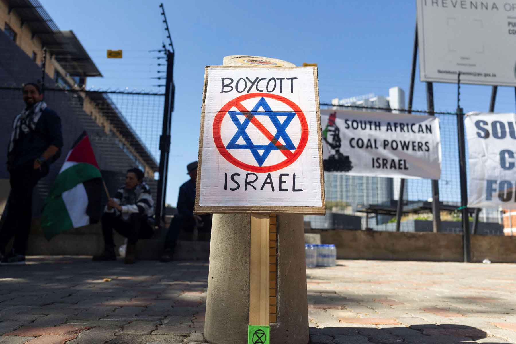 SINGAPORE/CAPE TOWN/JERUSALEM -  South African miners are boosting thermal coal exports to Israel after top supplier Colombia in August ordered a total ban on shipments of the power-generation fuel to Israel, data from Kpler, LSEG and DBX Commodities showed. Colombia and South Africa are among Israel's most vociferous critics, with the South American nation's presidential decree enacting the export ban after accusing Israel of killing tens of thousands in Gaza including children. South Africa has accused Is