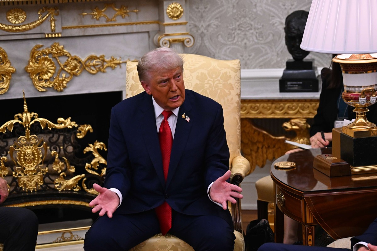 كثيرون يرون في سياسة ترامب تدميرا ممنهجا للديمقراطية الأميركية