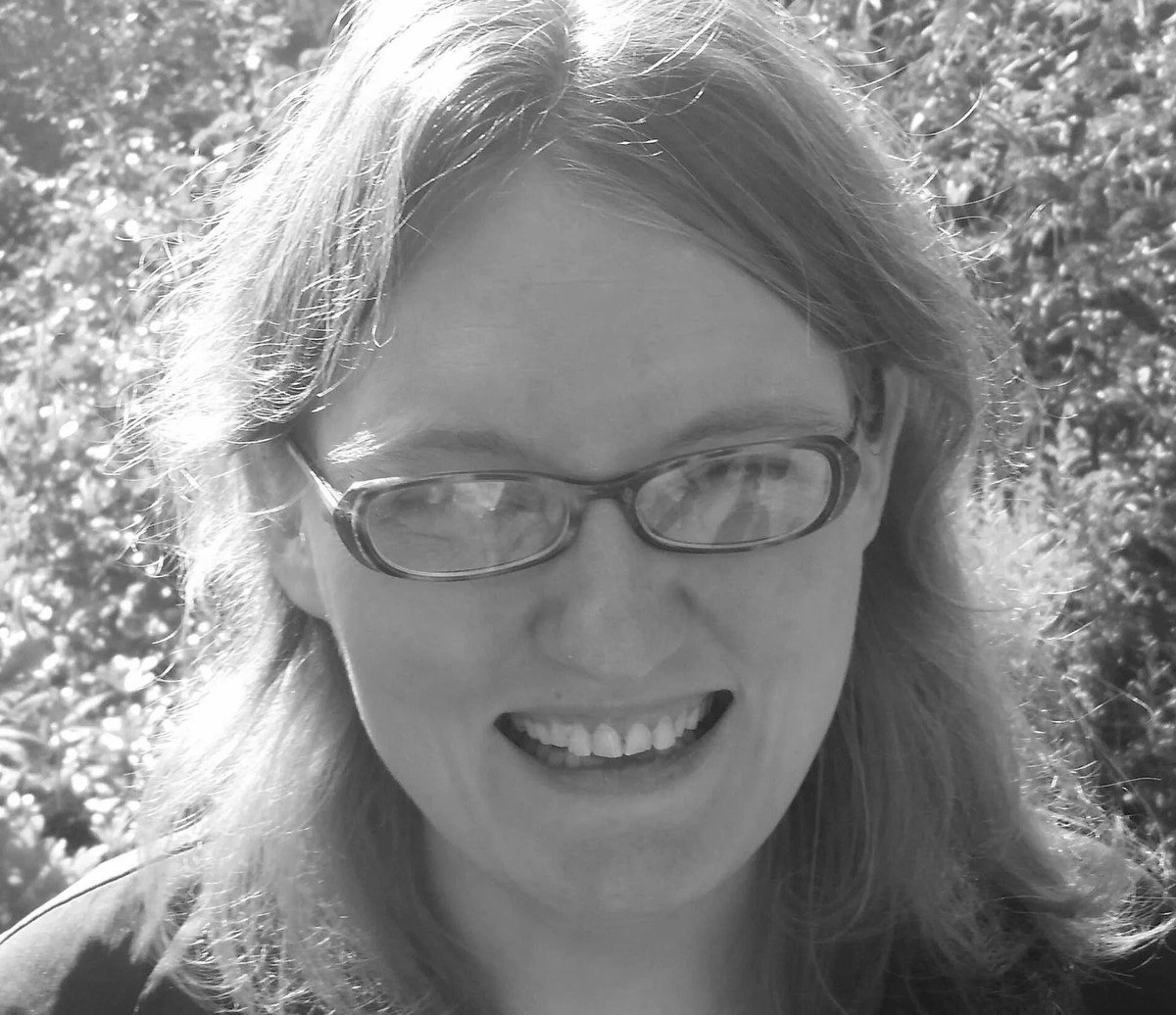 ريبيكا روث غولد