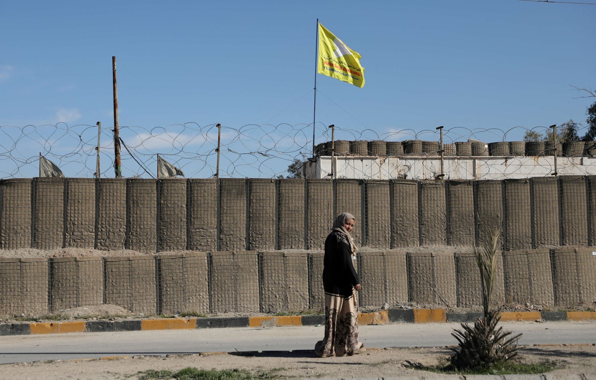 الفشل في رأب الصدع بين قسد ودمشق يهدد بإشعال صدام مسلح 