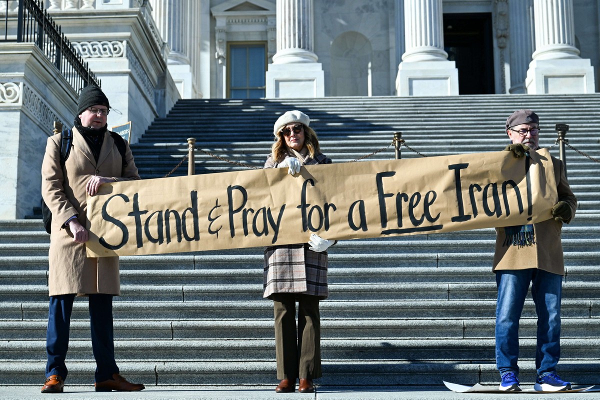 التغيير الشامل في ايران هو الحل بحسب مراقبين