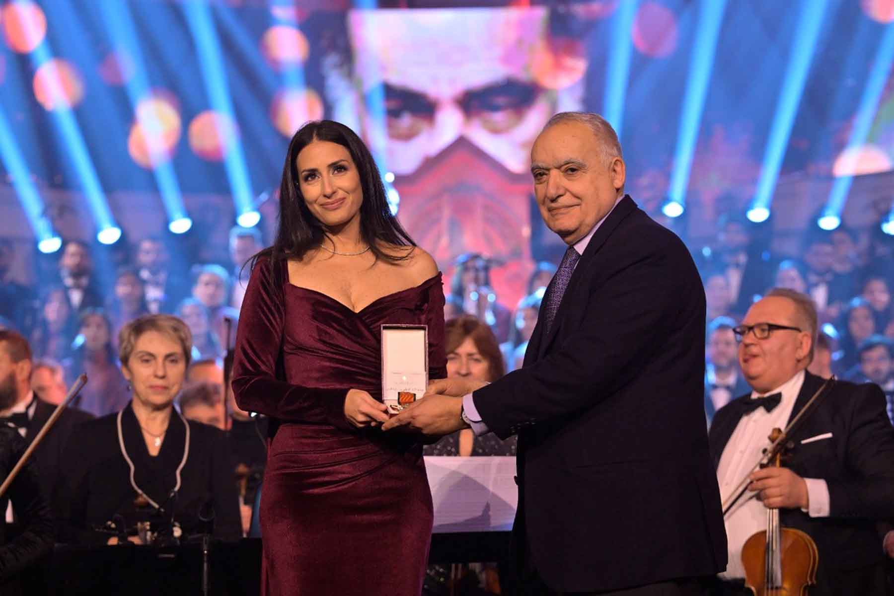 A sharp and richly-textured voice 