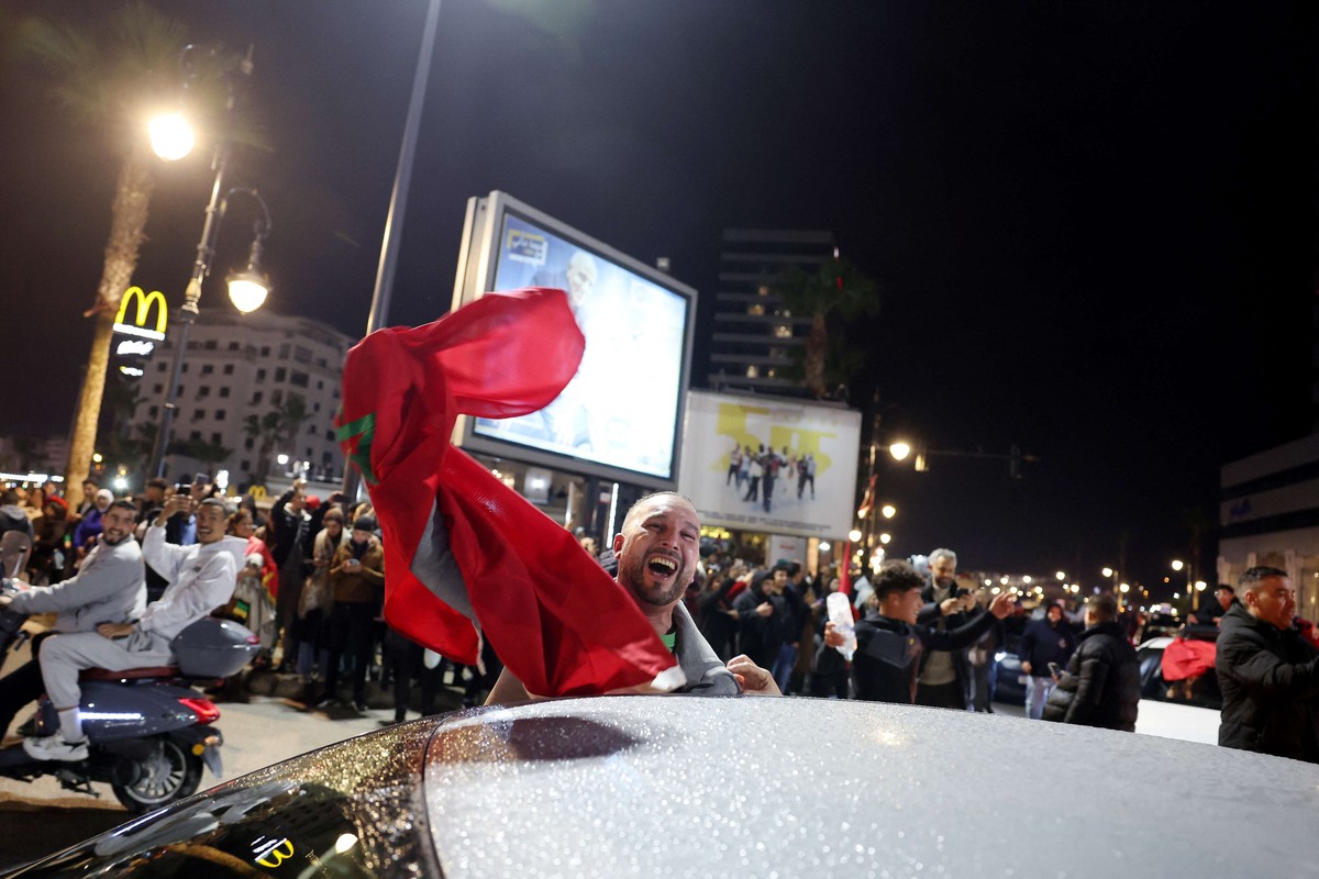 فرحة عامة تعم مدن المغرب عقب تأهل المنتخب للدور النهائي
