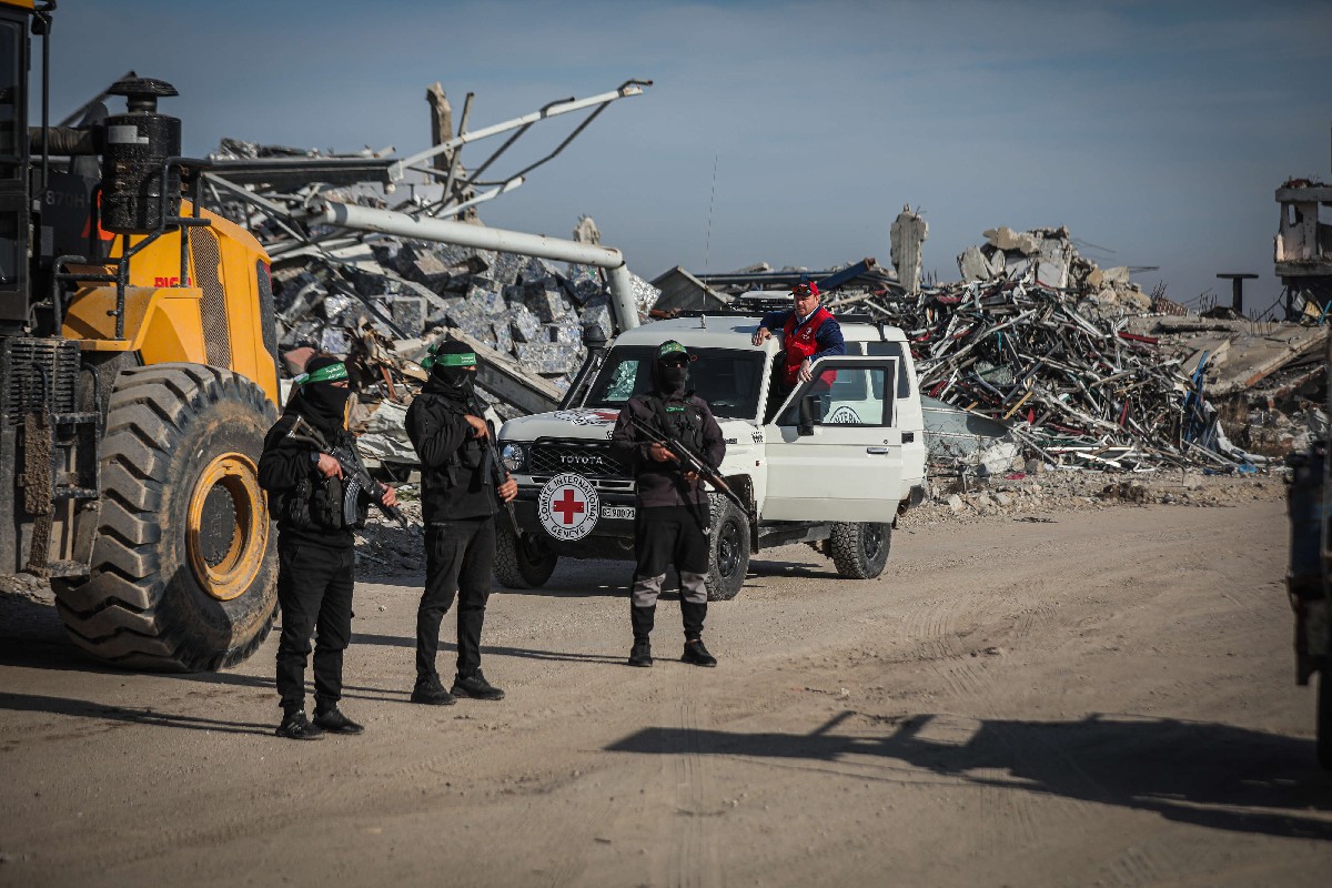 نزع السلاح بالقوة يحمل كلفة عالية