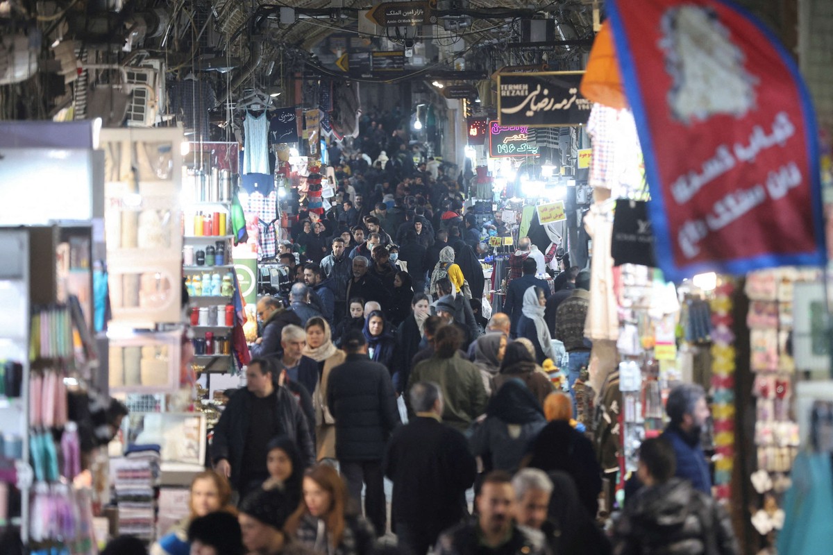 انهيار قيمة الريال أطلق شرارة الاحتجاجات 