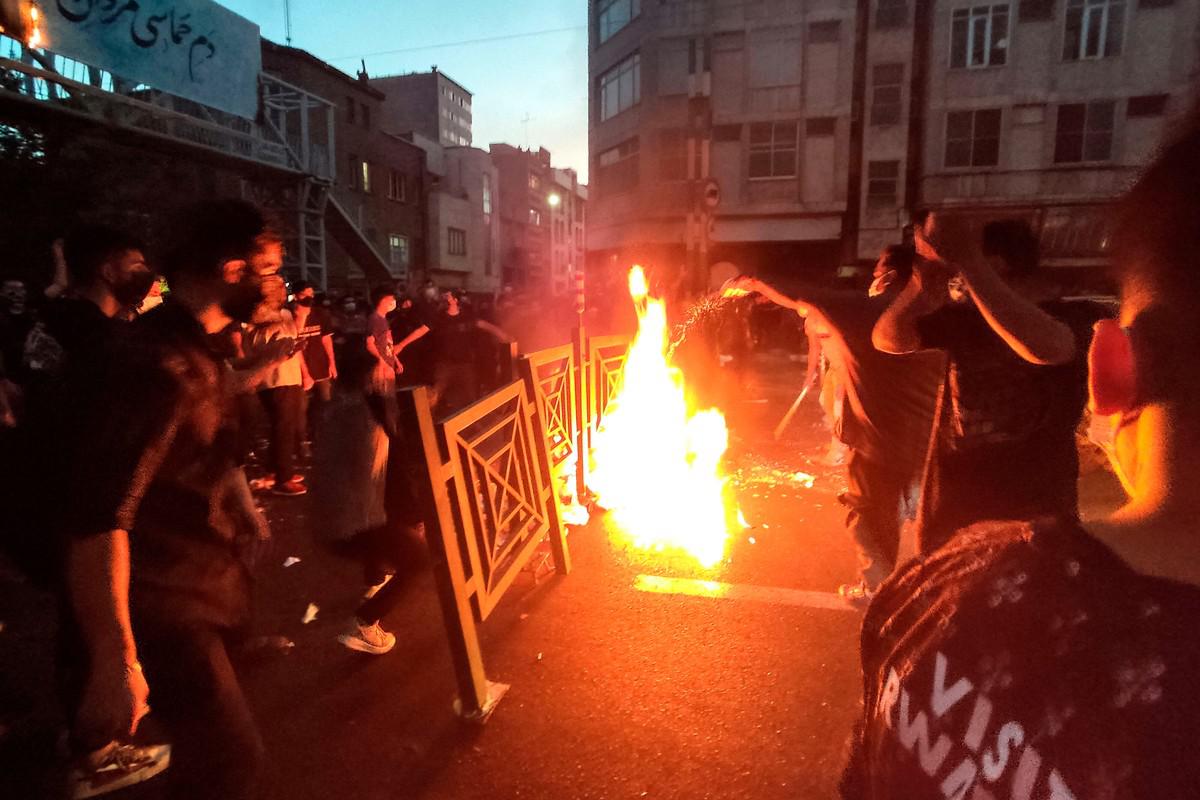 ايران فشلت في احتواء الاحتجاجات