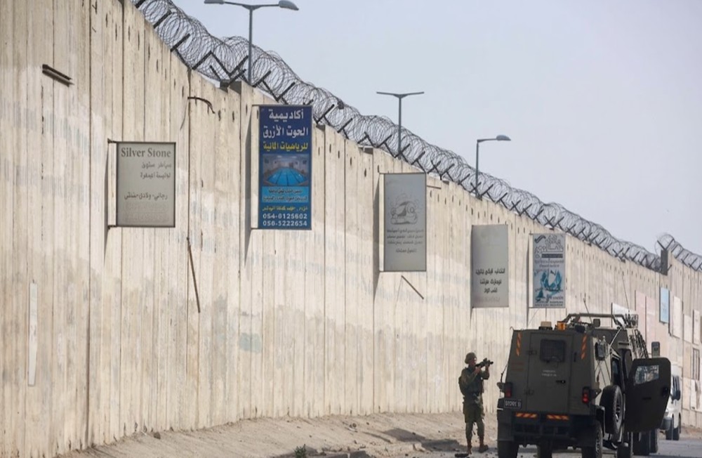 الجدار الفاصل 