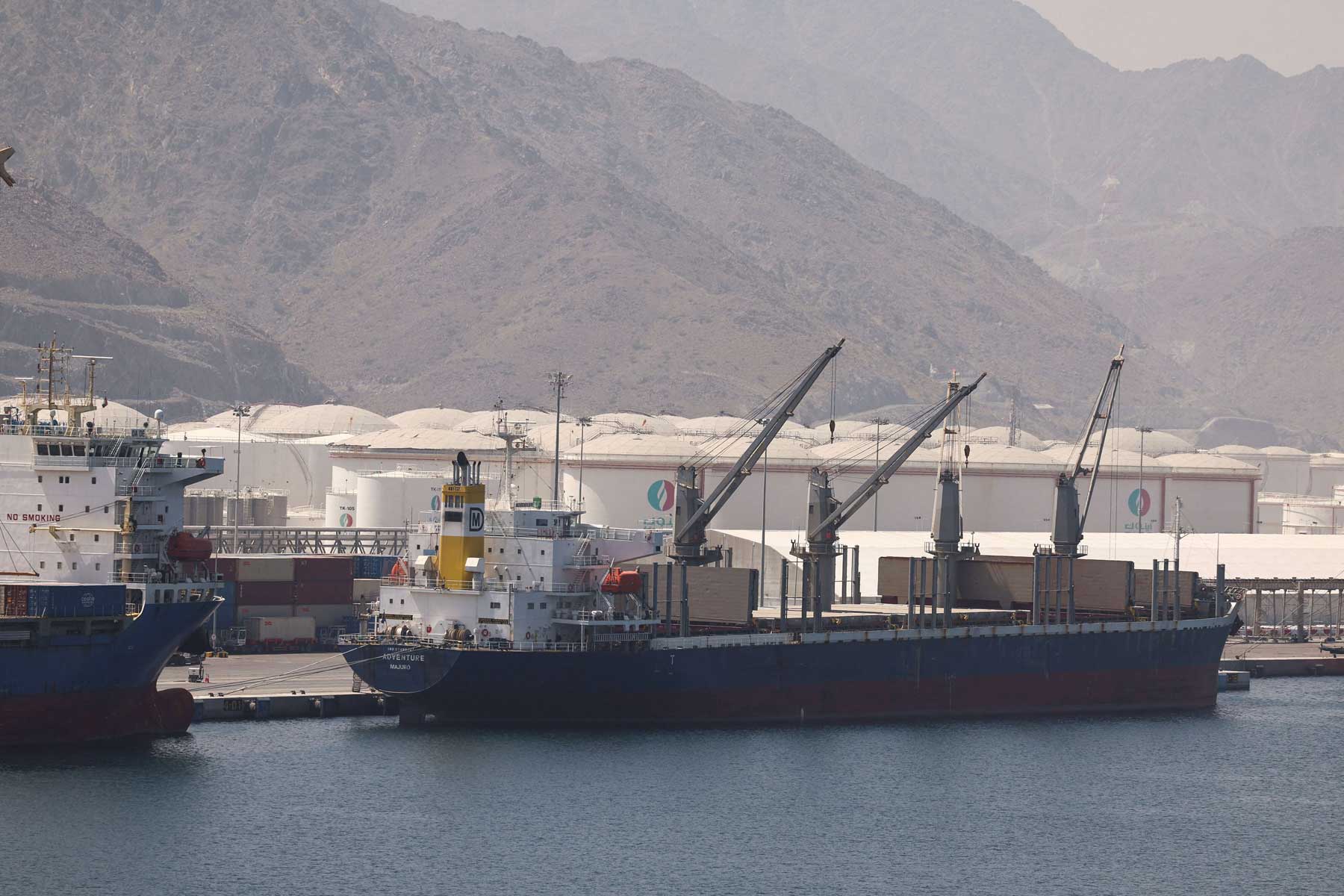 Crude exports from Fujairah rose to an average of 1.62 million bpd by late March from 1.17 million bpd in February