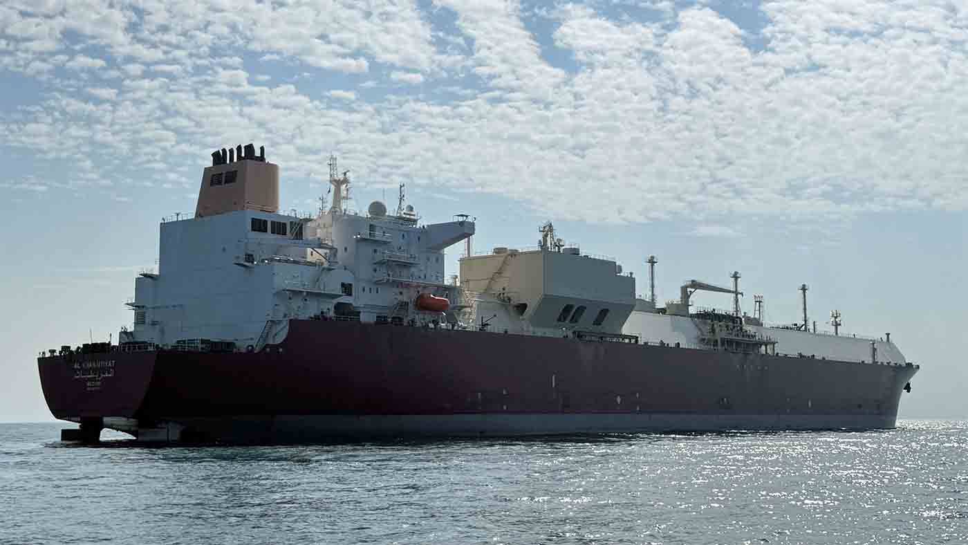 LNG tanker Al Kharaitiyat started crossing Hormuz via the Iranian-approved northern route 