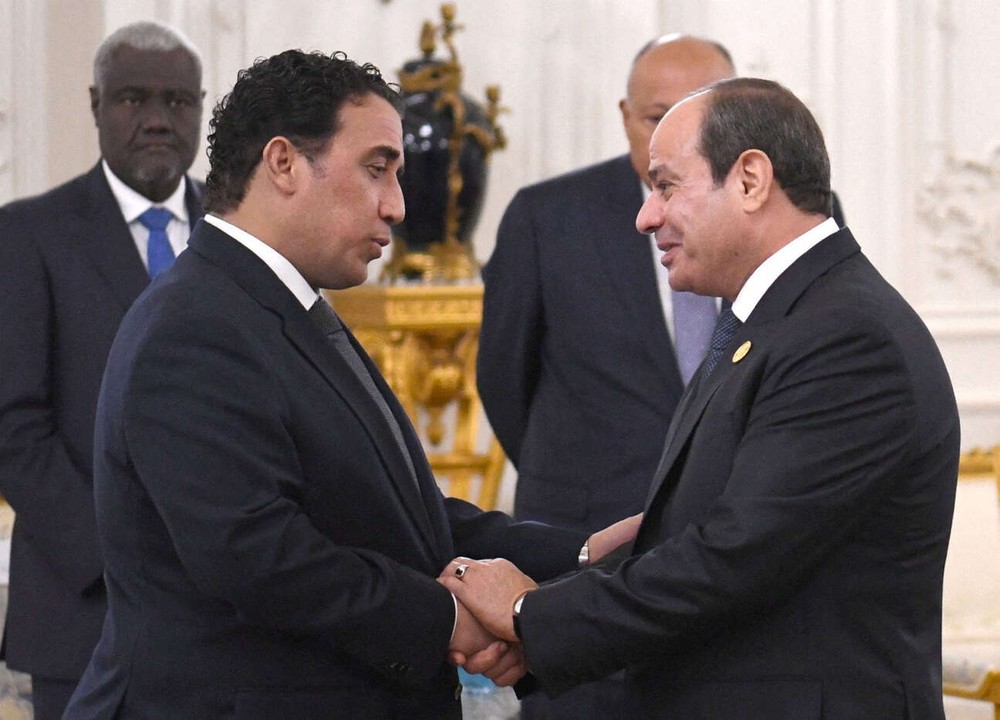 السيسي والمنفي