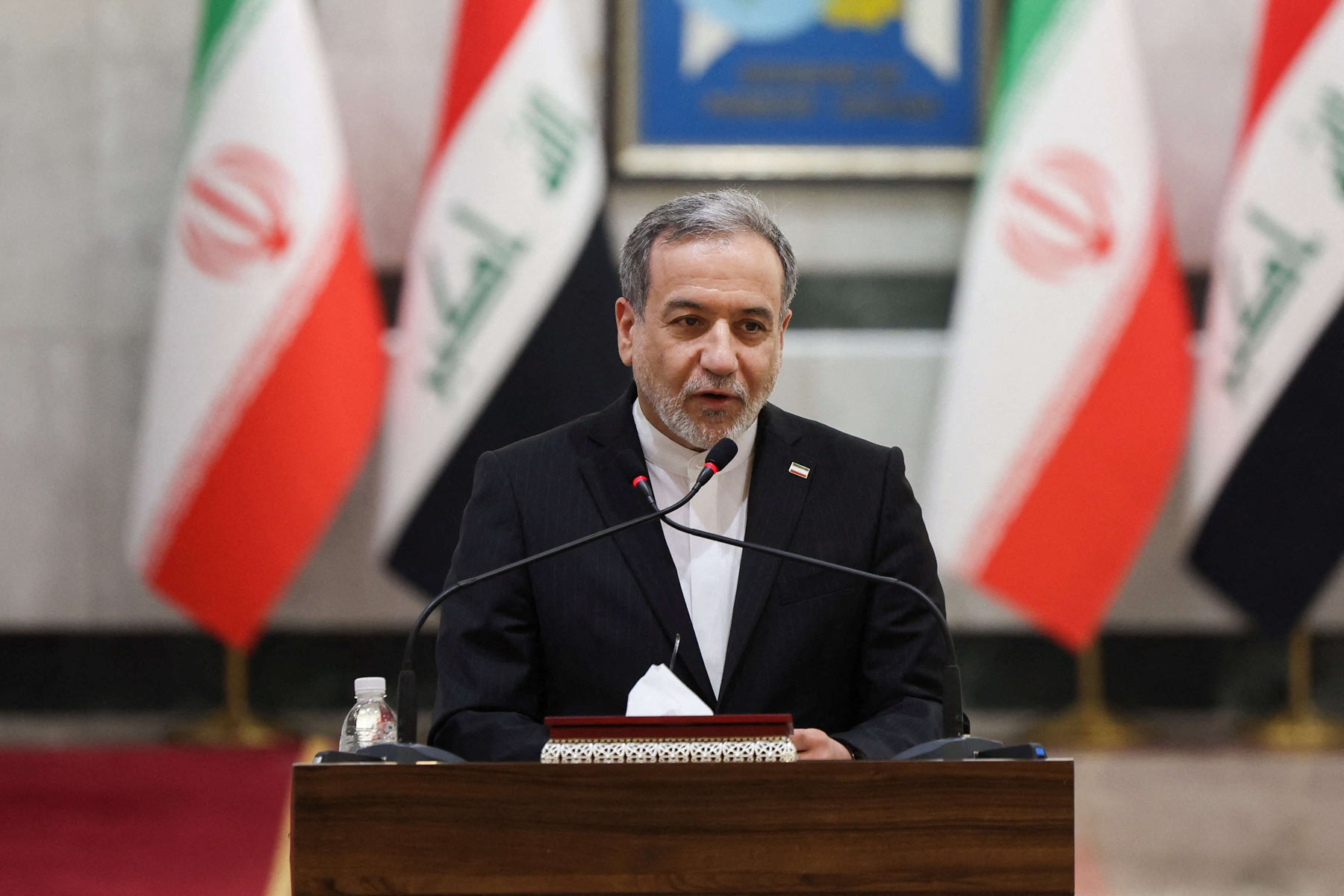 Post-war diplomacy begins in Baghdad