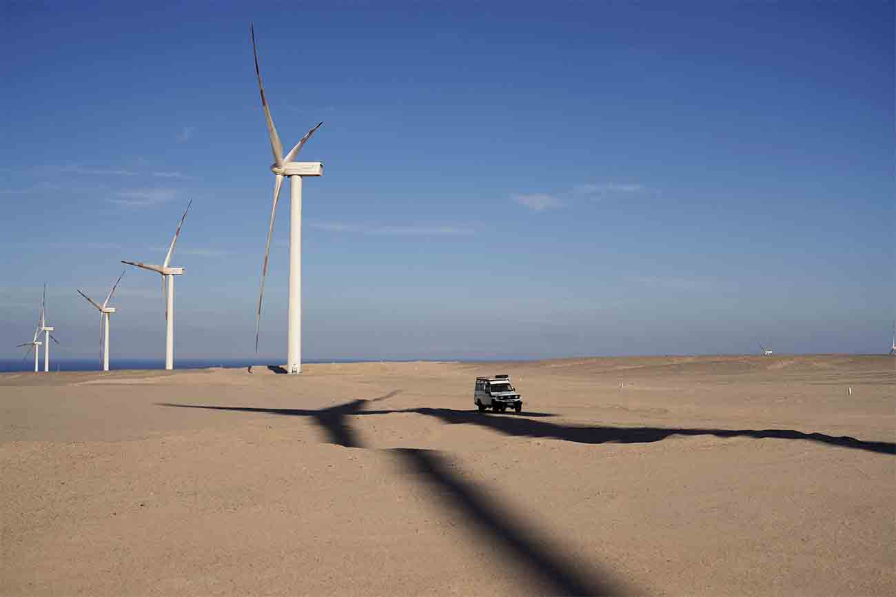 The project is anticipated to power hundreds of thousands of households while significantly offsetting carbon emissions