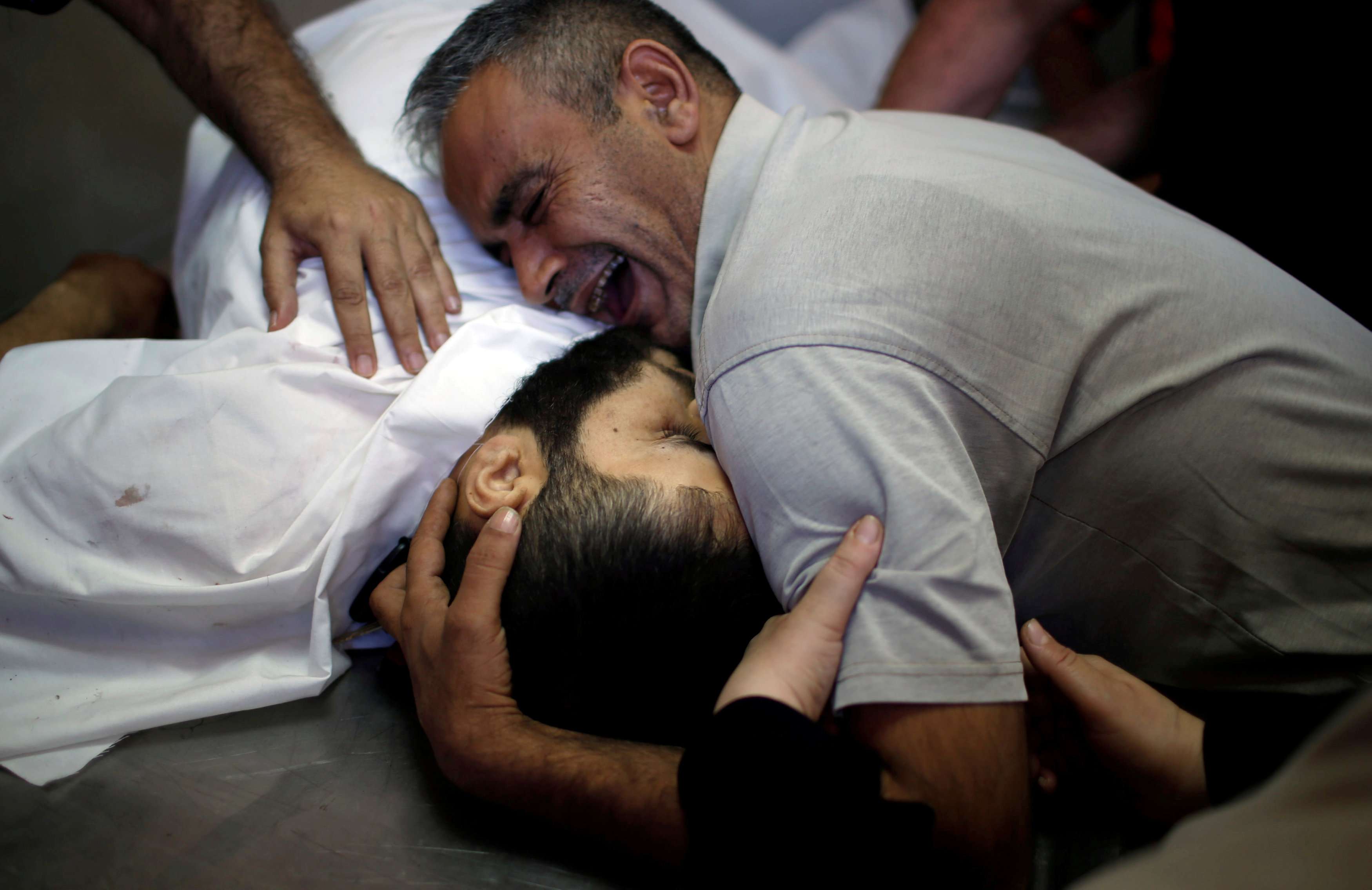 قتيل فلسطيني بغزة