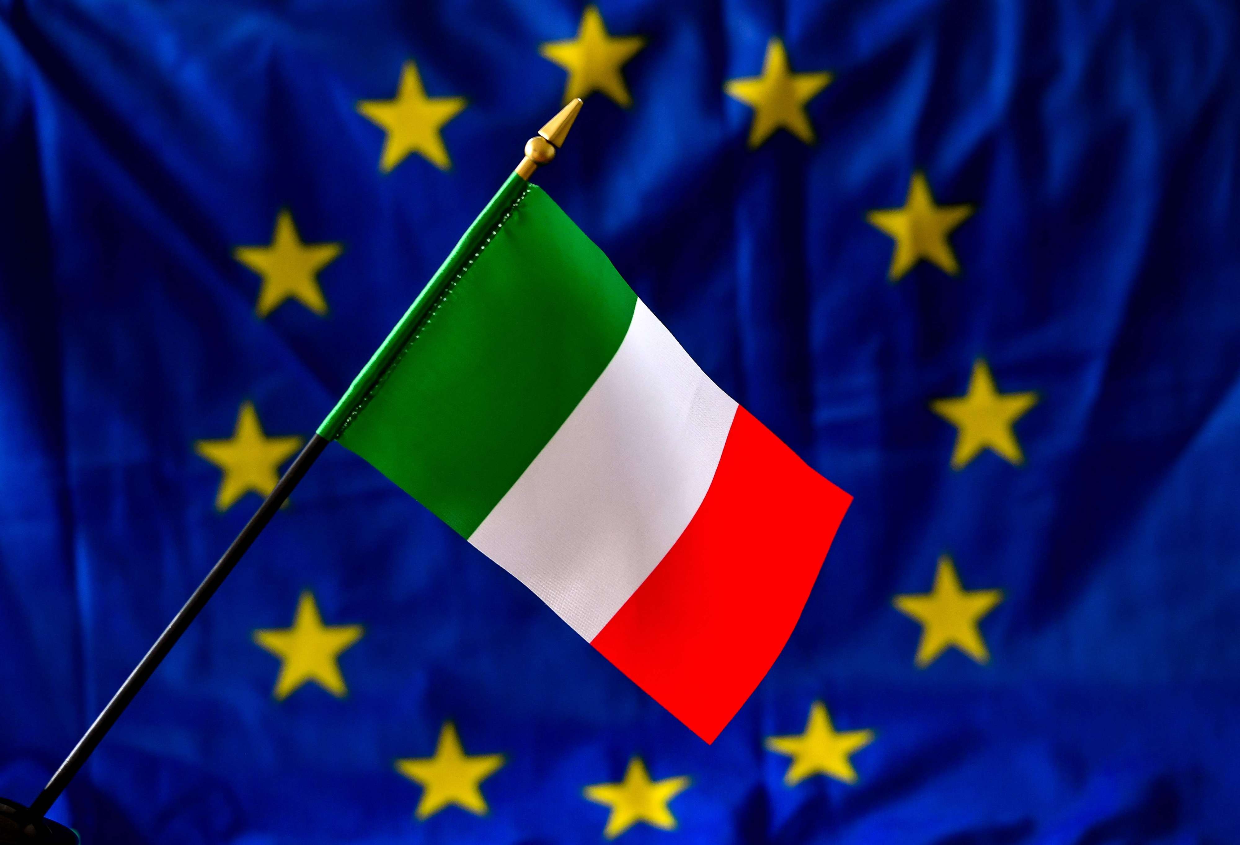 علم ايطاليا واوروبا