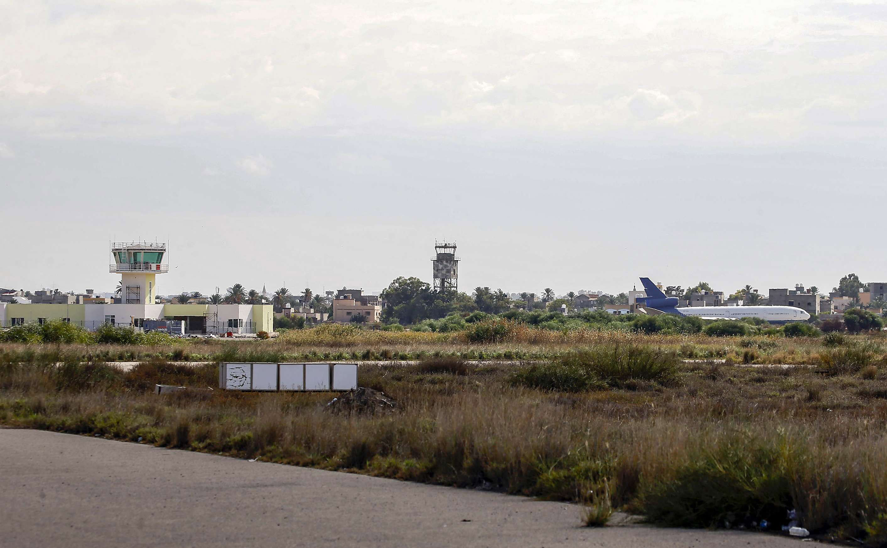 الجيش استثى مطار معيتيقة لأسباب إنسانية