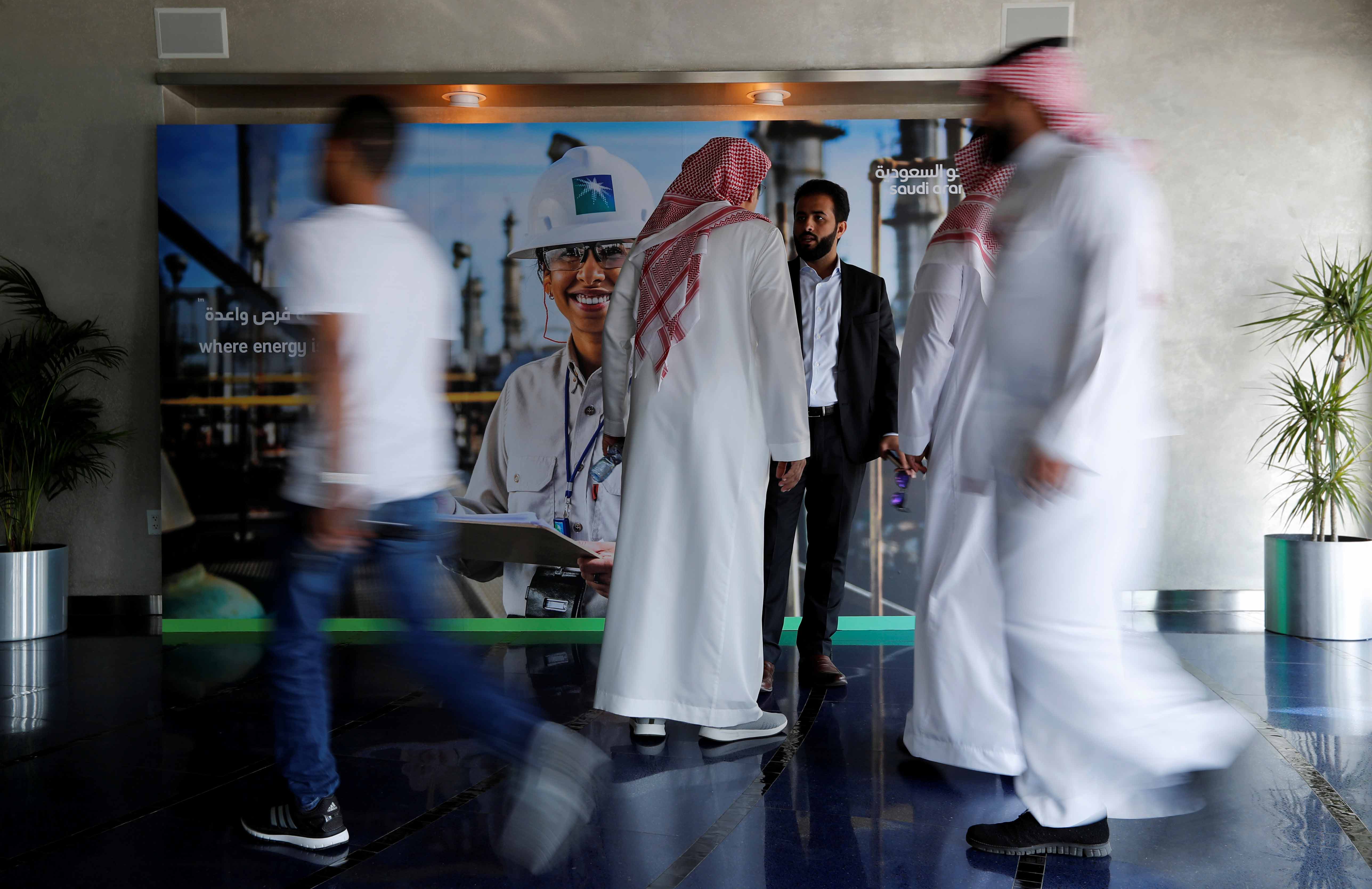 توقع ارتفاع الطلب على أسهم أرامكو في أوساط صغار المستثمرين السعوديين