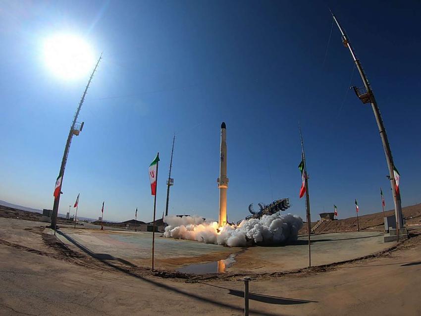 عملية إطلاق قمر اصطناعي ايراني