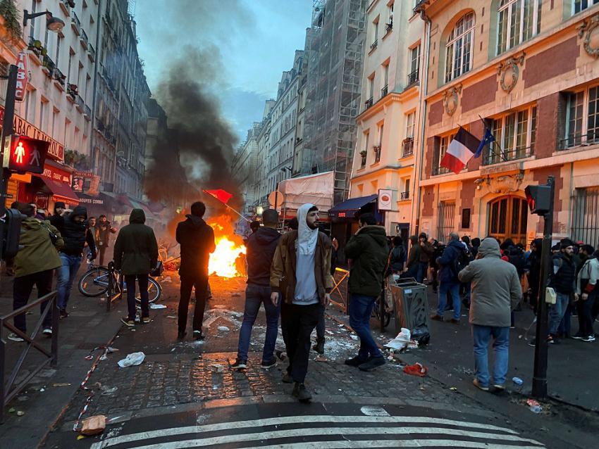 مواجهات عنيفة بين الأكراد والشرطة الفرنسية في باريس 