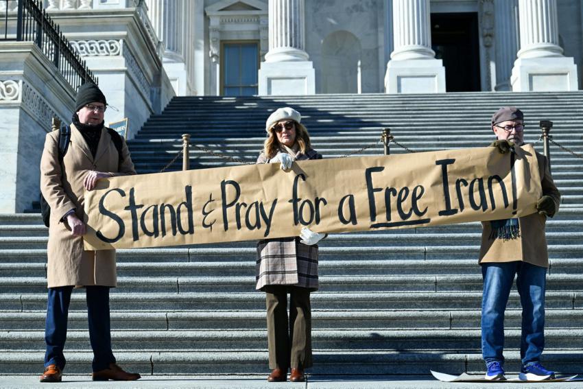 التغيير الشامل في ايران هو الحل بحسب مراقبين