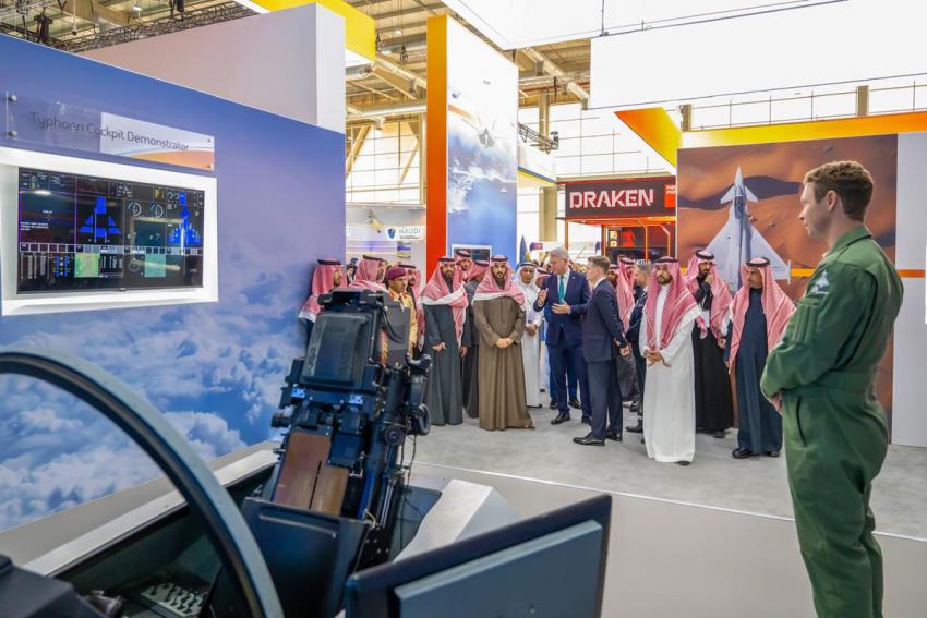 خطوات سعودية للانفتاح الدفاعي