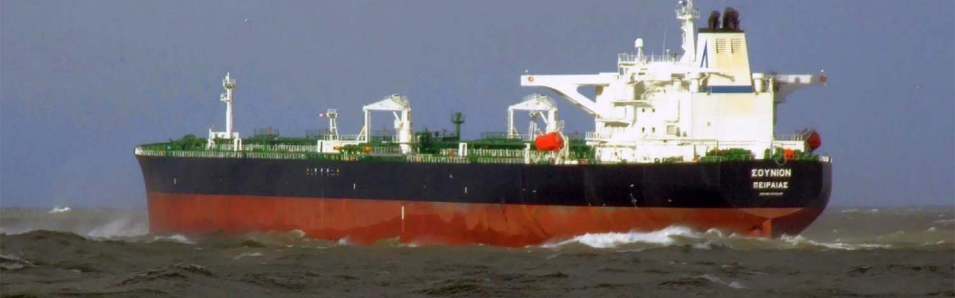Sounion is  now anchored between Yemen and Eritrea