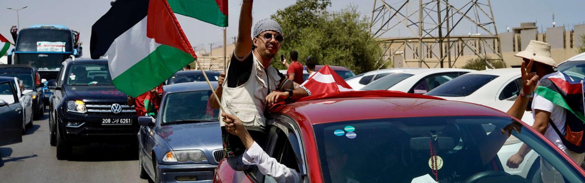 قافلة الصمود طرحت الوصول لرفح عبر البحر