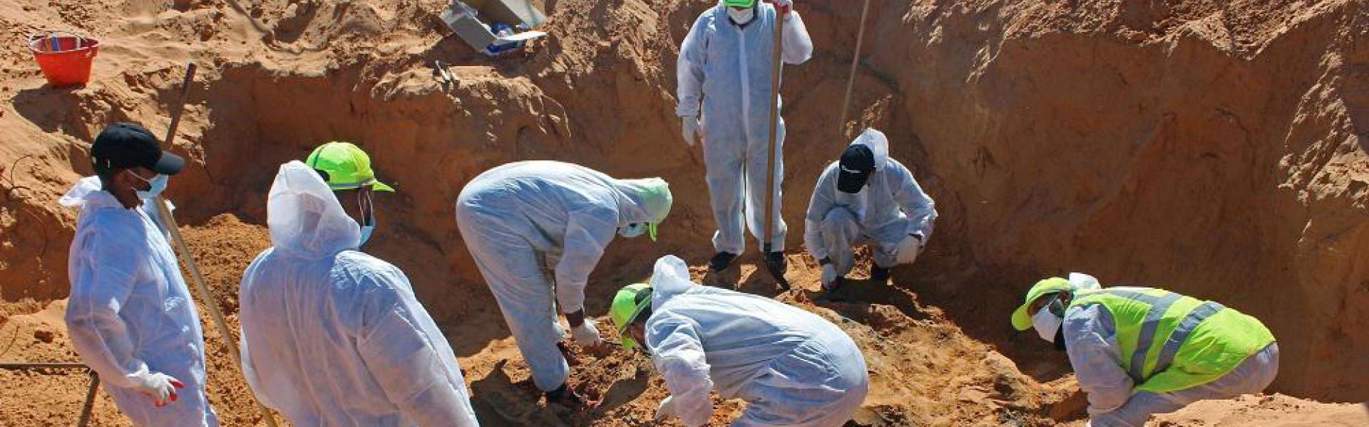 المقابر الجماعية في ليبيا تقف شاهدة على الفظاعات