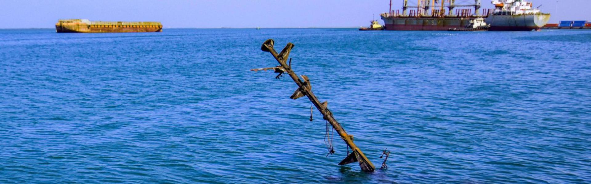 السفينة تنطبق عليها المواصفات التي يستهدفها الحوثيون
