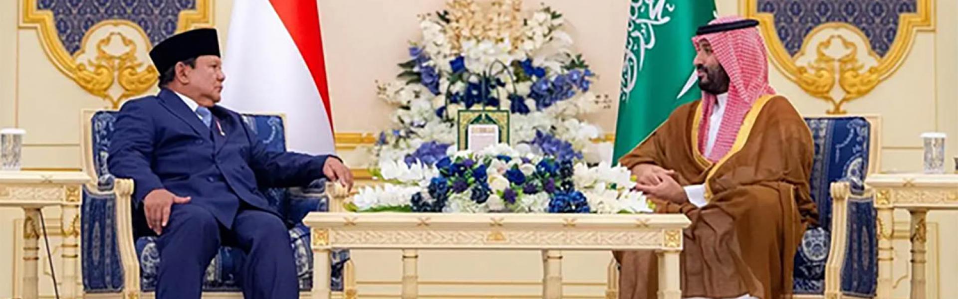 Saudi Crown Prince Mohammed bin Salman receiving Indonesian President Prabowo Subianto