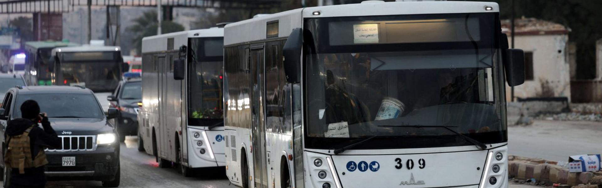 خروج بعد اشتباكات دامية