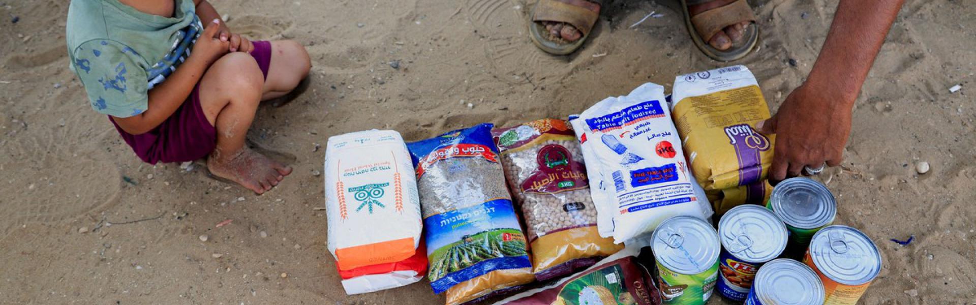 الغزيون يدفعون ثمن تسييس المساعدات 