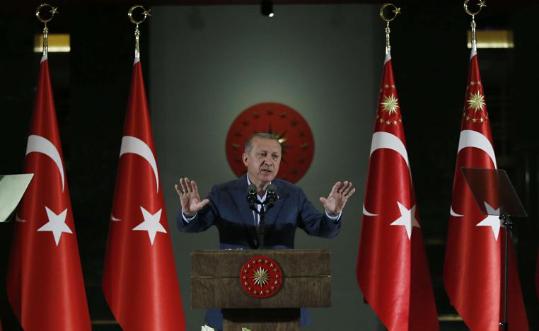 الرئيس التركي اردوغان يتحدث إلى الاعلام من قصره في أنقرة