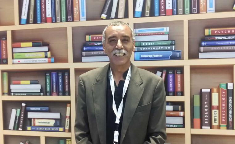 الانكباب على ترجمة مواضيع مختلفة