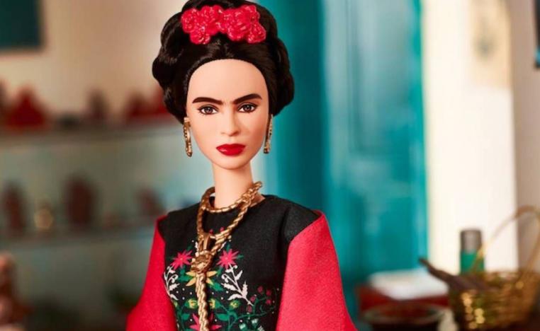 دمية باربي تجسد فريدا كاهلو 