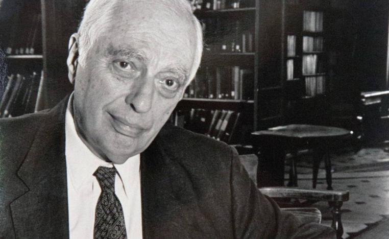 برنارد لويس في مكتبة جامعة برينستون