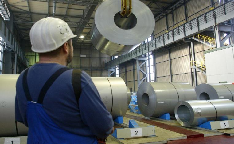 الرسوم الأميركية على الصلب والالمنيوم توتر علاقات واشنطن مع العالم