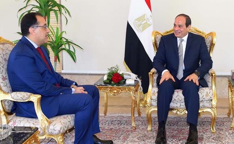 الرئيس المصري يتحدث مع رئيس الحكومة المكلف