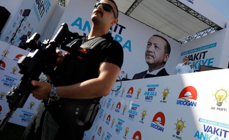 أردوغان يتحدث خلال جولة انتخابية
