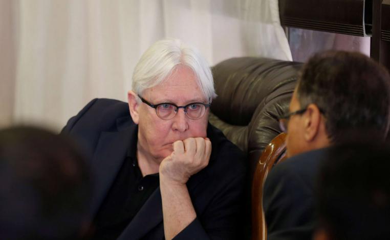 المبعوث الدولي إلى اليمن مارتن غريفيث يستمع إلى وكيل وزارة خارجية الانقلابيين