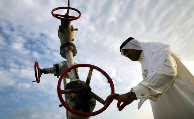 النفط شريان مالي حيوي للسعودية