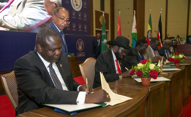 كير ومشار يوقعان اتفاق السلام