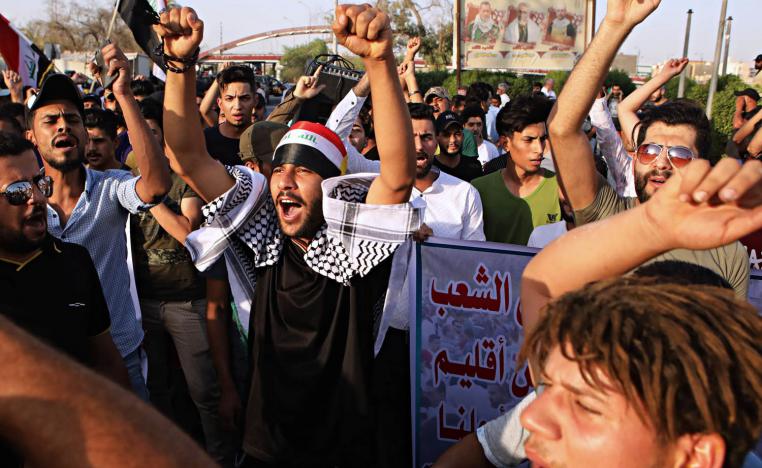 متظاهرون في البصرة ضد الفساد وسوء الادارة