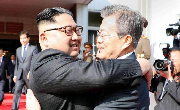 زعيما الكوريتين في أول لقاء بينهما في ابريل الماضي