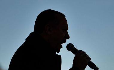 سياسة الرئيس التركي رجب طيب اردوغان تدخل تركيا في نفق مظلم