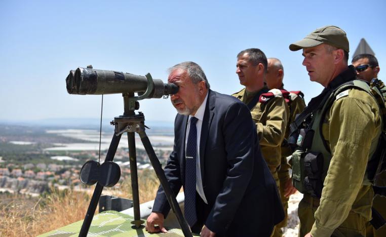 وزير الدفاع الاسرائيلي افيغدور ليبرمان في جولة تفقدية بالجولان السوري المحتل