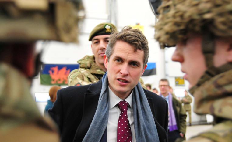 وزير الدفاع البريطاني