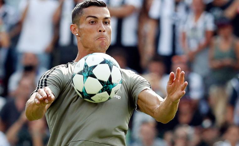 رونالدو أمام فرصة الانفراد بجائزة الأفضل 