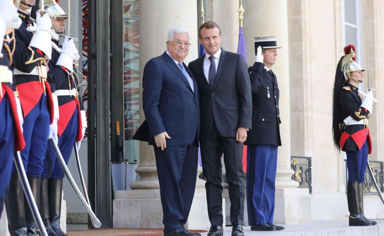 الرئيس الفرنسي ماكرون يستقبل الرئيس الفلسطيني عباس